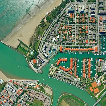 With Private Garden By The Sea Вилла
